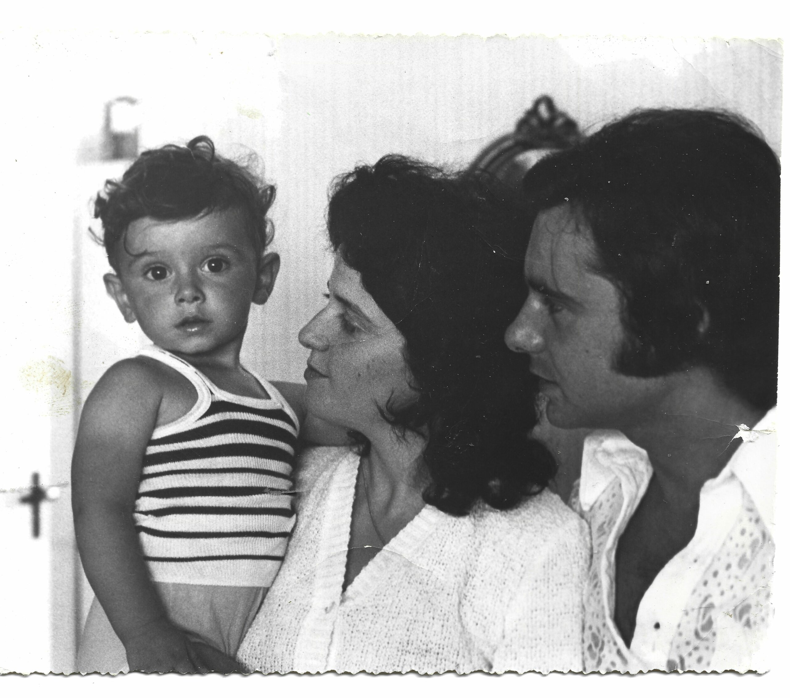 photo couple avec enfant avant